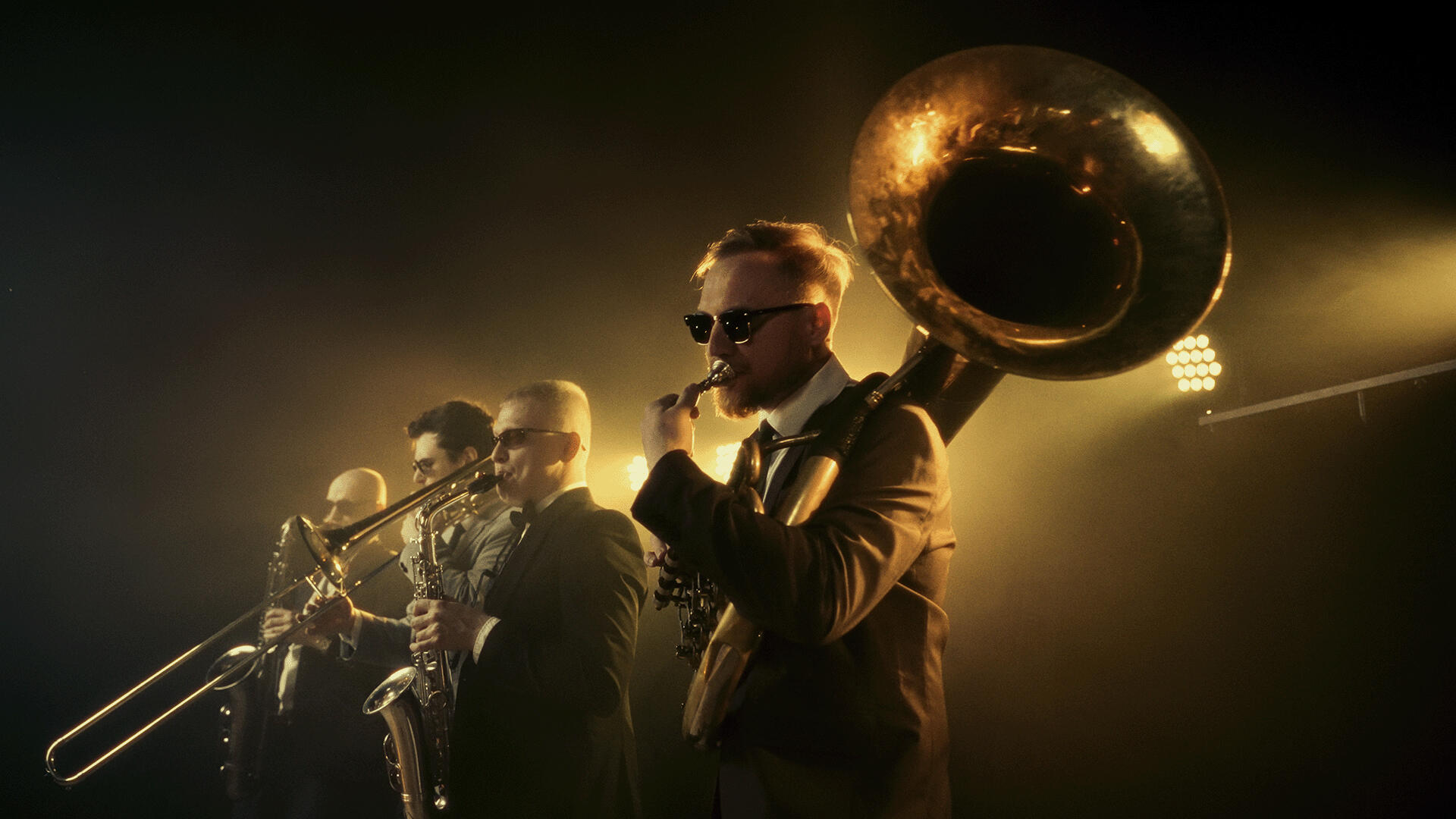 Dirty Horns w Garniturach Dirty Horns w Garniturach